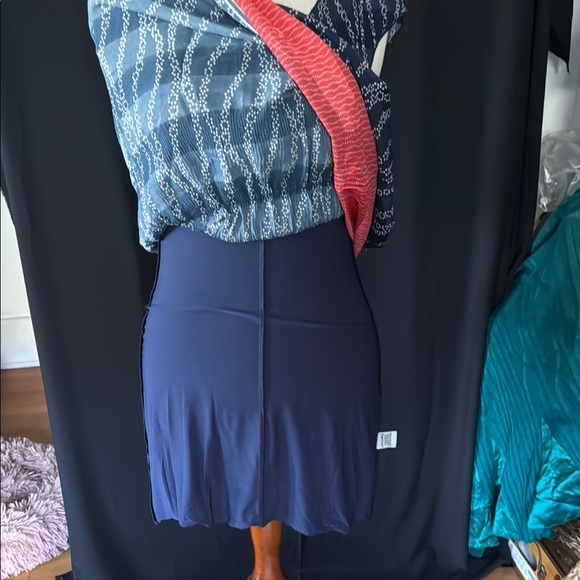 Max Studio Navy and Coral Patterned Dress, size Medium - Picture 4 of 5